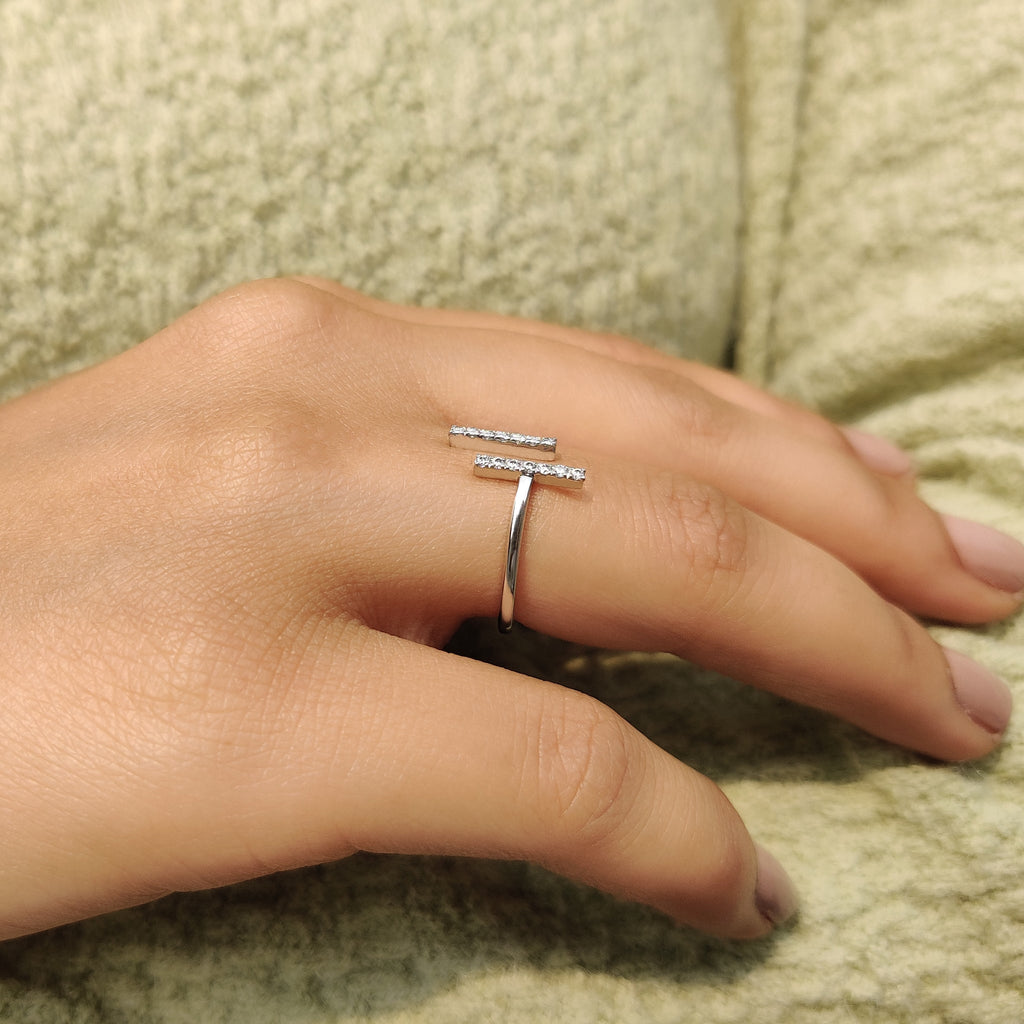 Open Gap Round Cut Moissanite Ring
