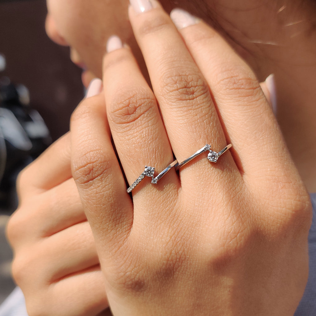 Minimalist Wedding Band With Round Cut Moissanite