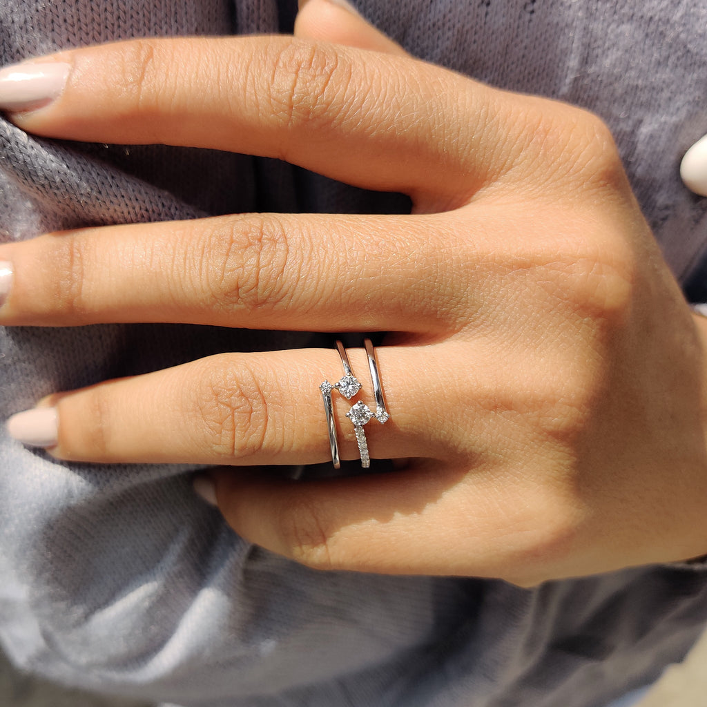 Minimalist Wedding Band With Round Cut Moissanite