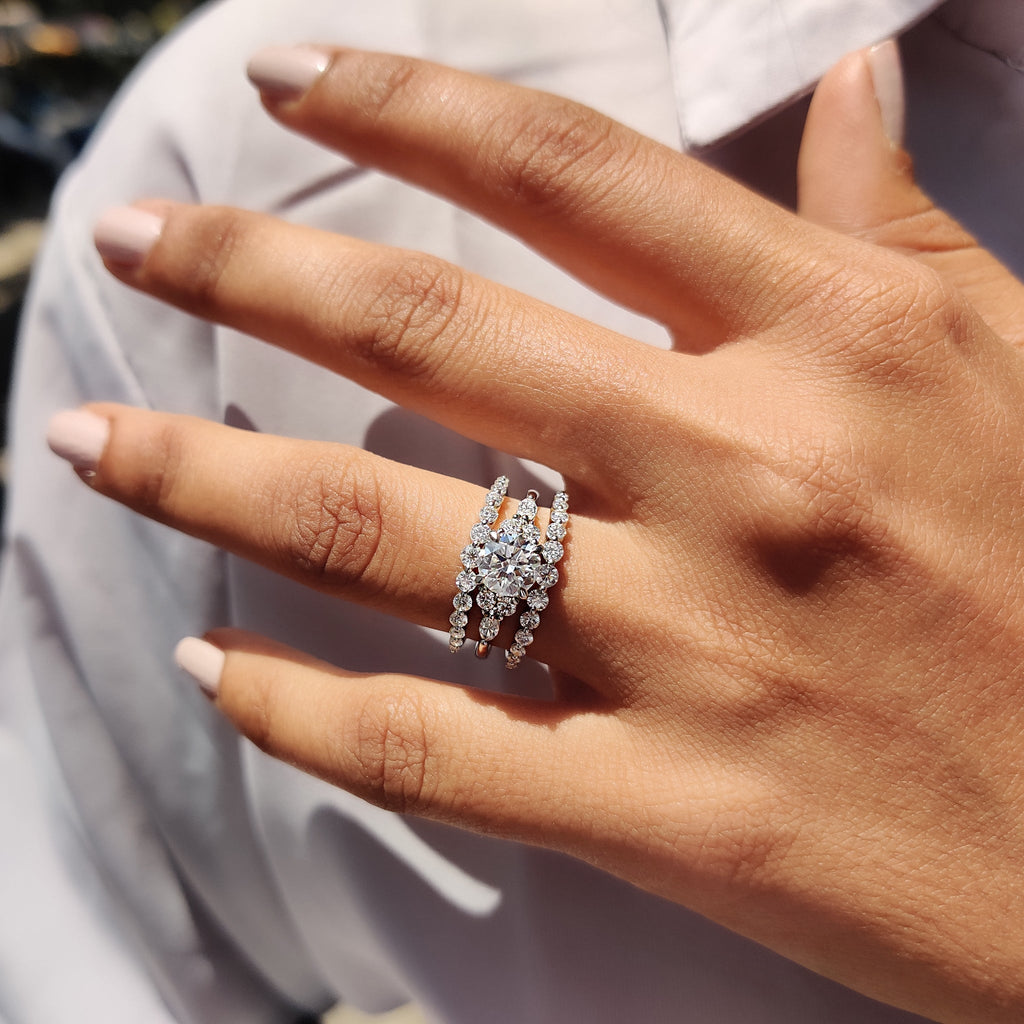 Round Shaped Moissanite Band With Enhancer Style