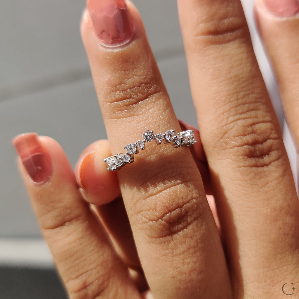 Curved Diamond Band With Round Cut