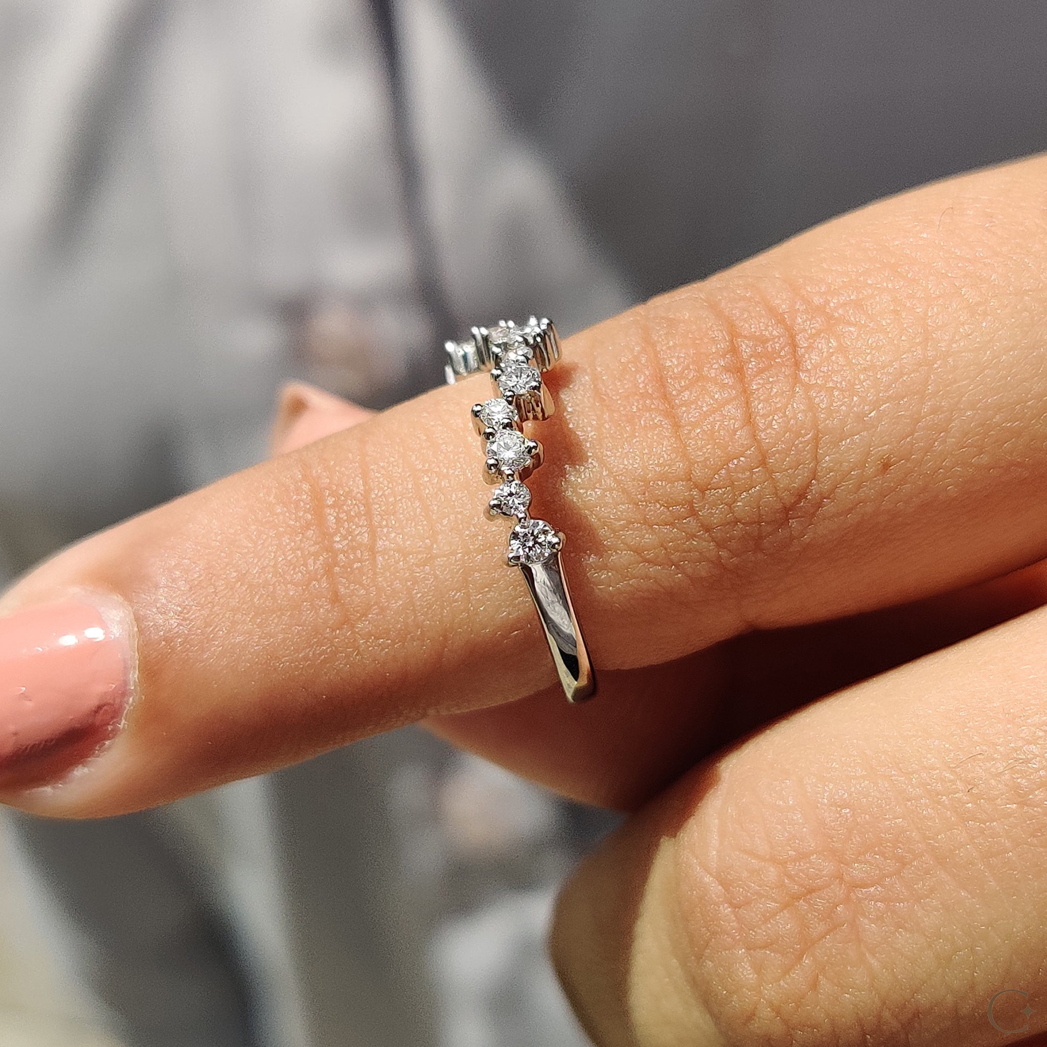 Curved Diamond Band With Round Cut