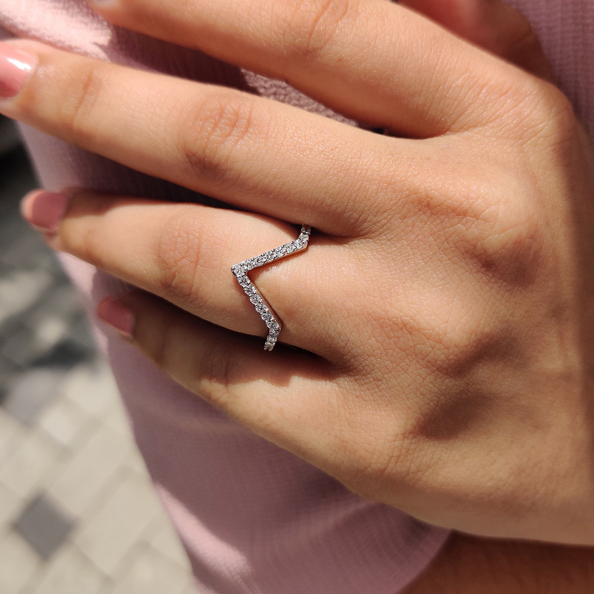 Round Diamond V Shaped Wedding Band