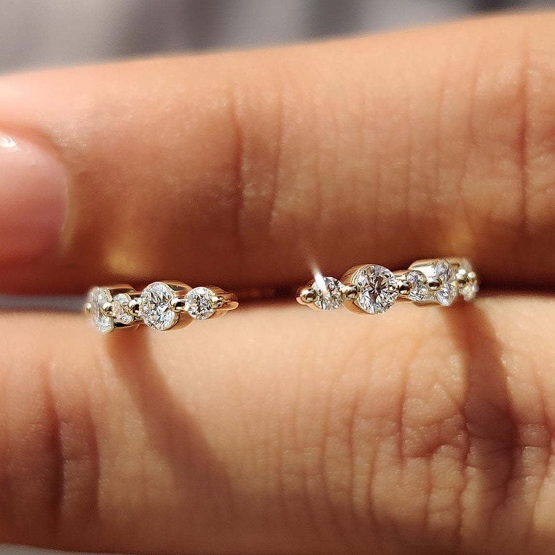 Round Diamond Open Gap Shared Prong Diamond Band Image principale du produit