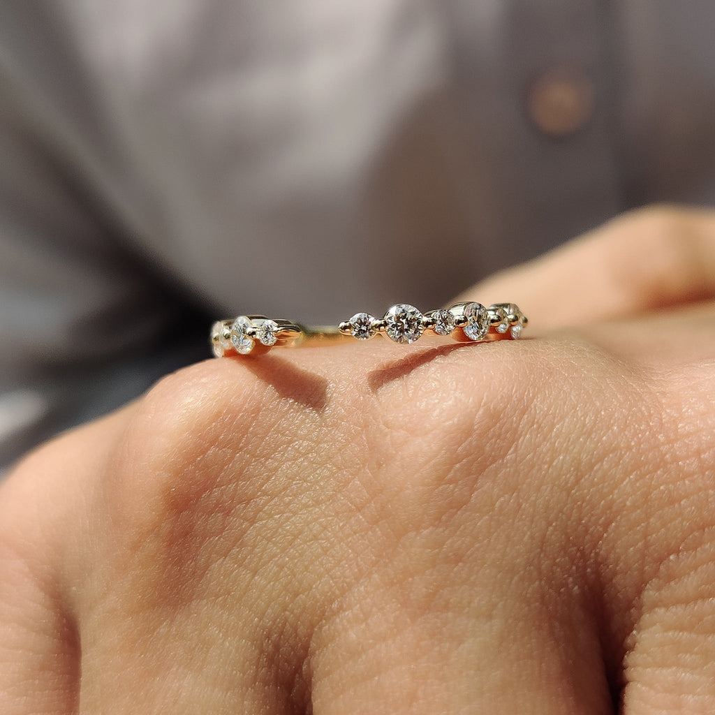 Round Diamond Open Gap Shared Prong Diamond Band