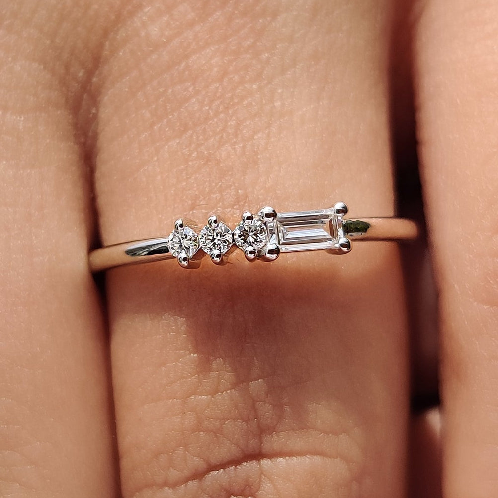 Morse Code Baguette And Round Wedding Band Hauptbild