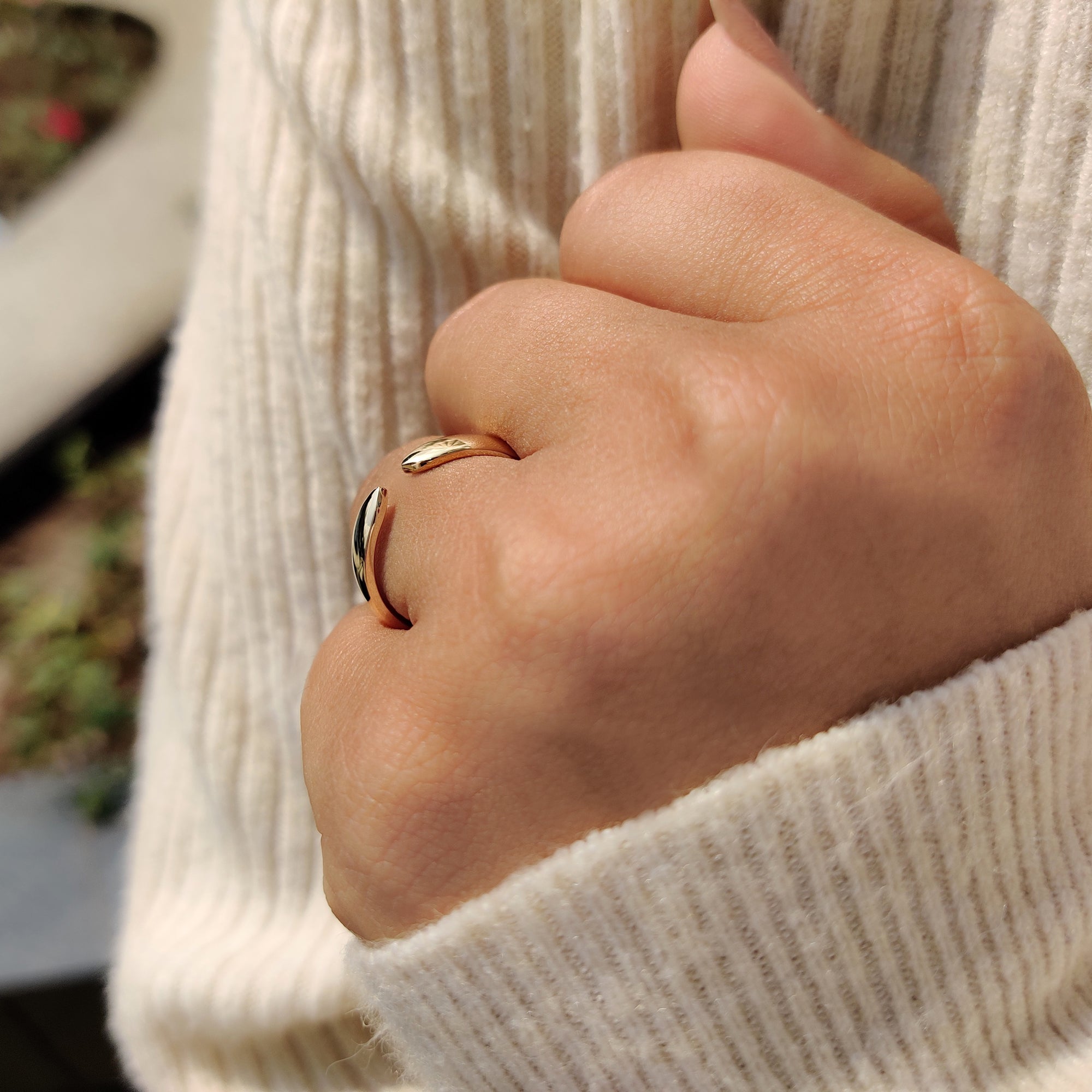 Open Gap Classic Gold Wedding Band Zweitbild