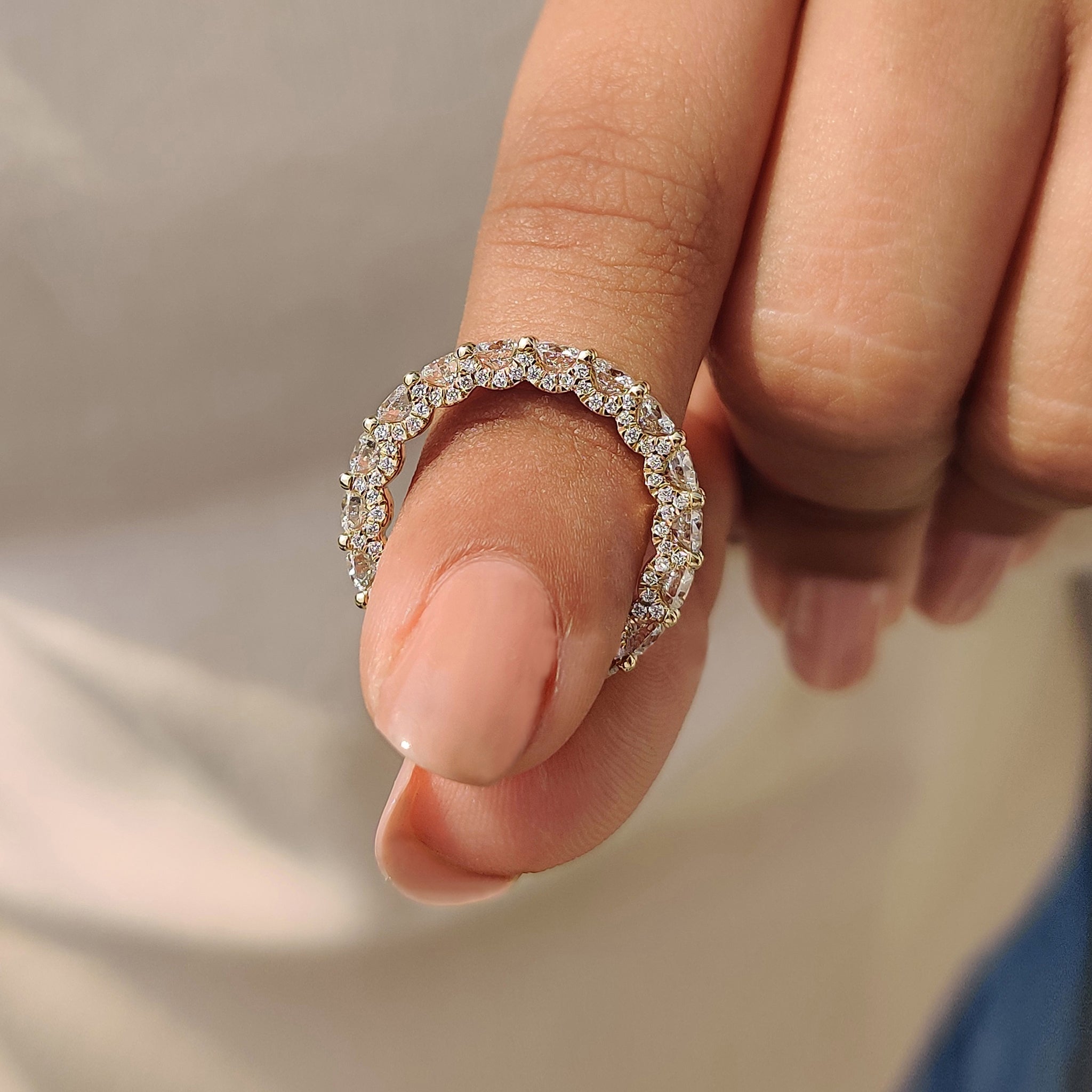 Eternity Round Diamond Wedding Band Imagen principal del producto