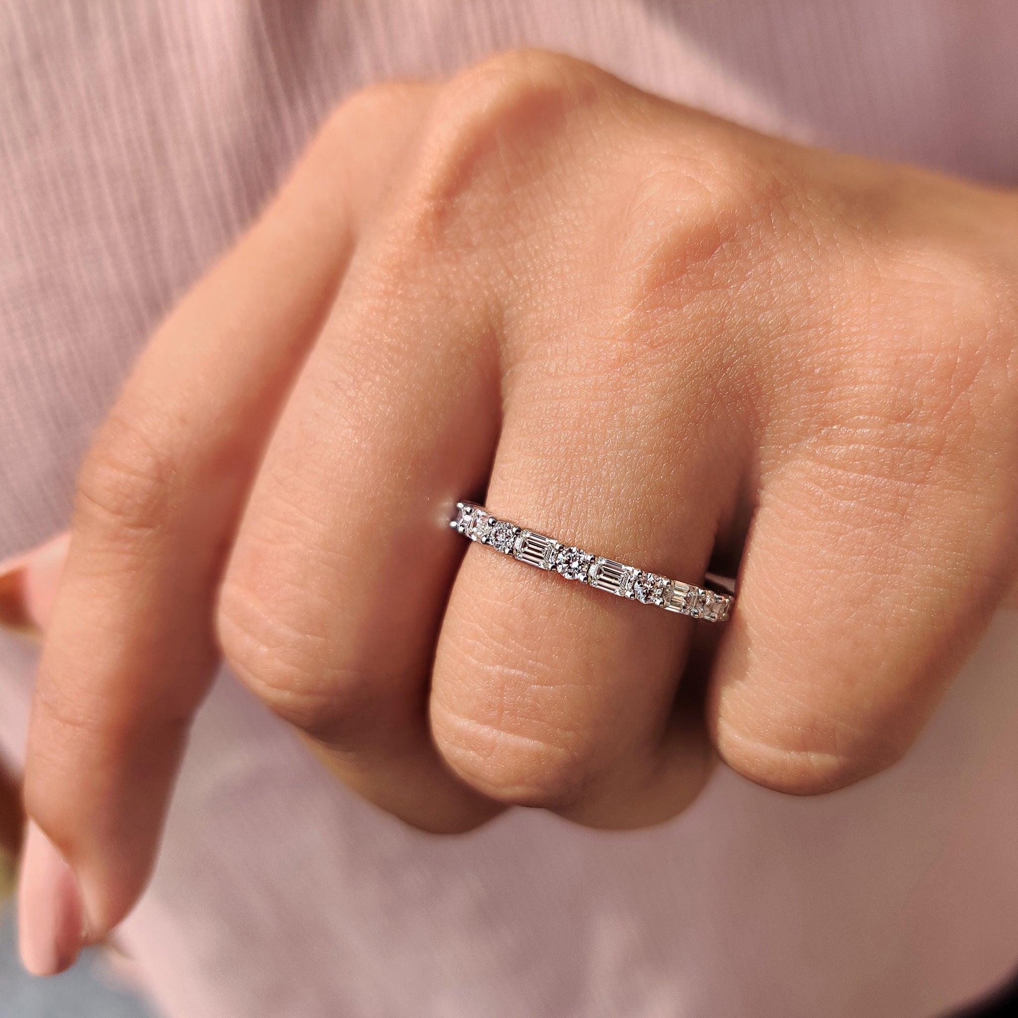 Emerald Cut Diamond Band - Gold Eternity Imagen principal del producto