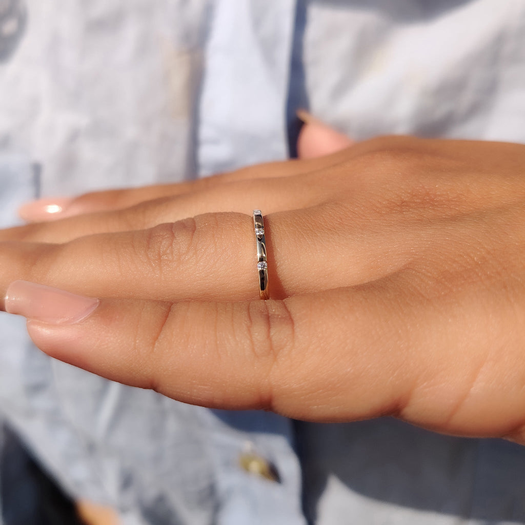 Yellow Gold Wedding Band - Round Diamond