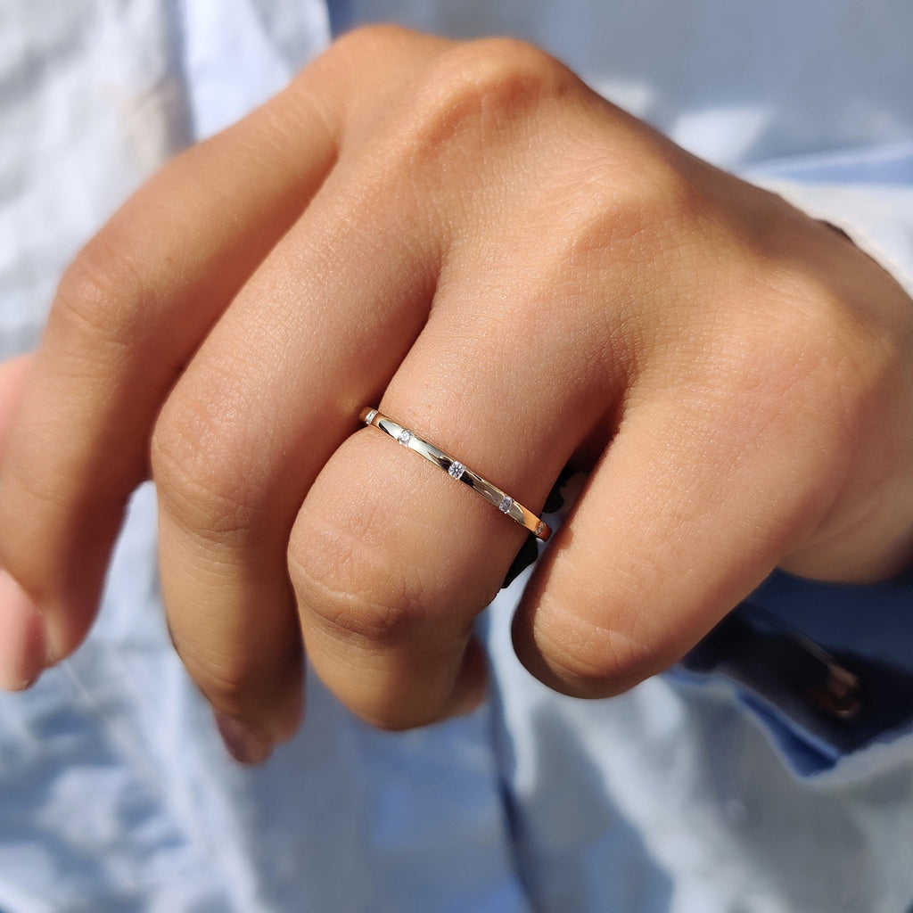 Yellow Gold Wedding Band - Round Diamond