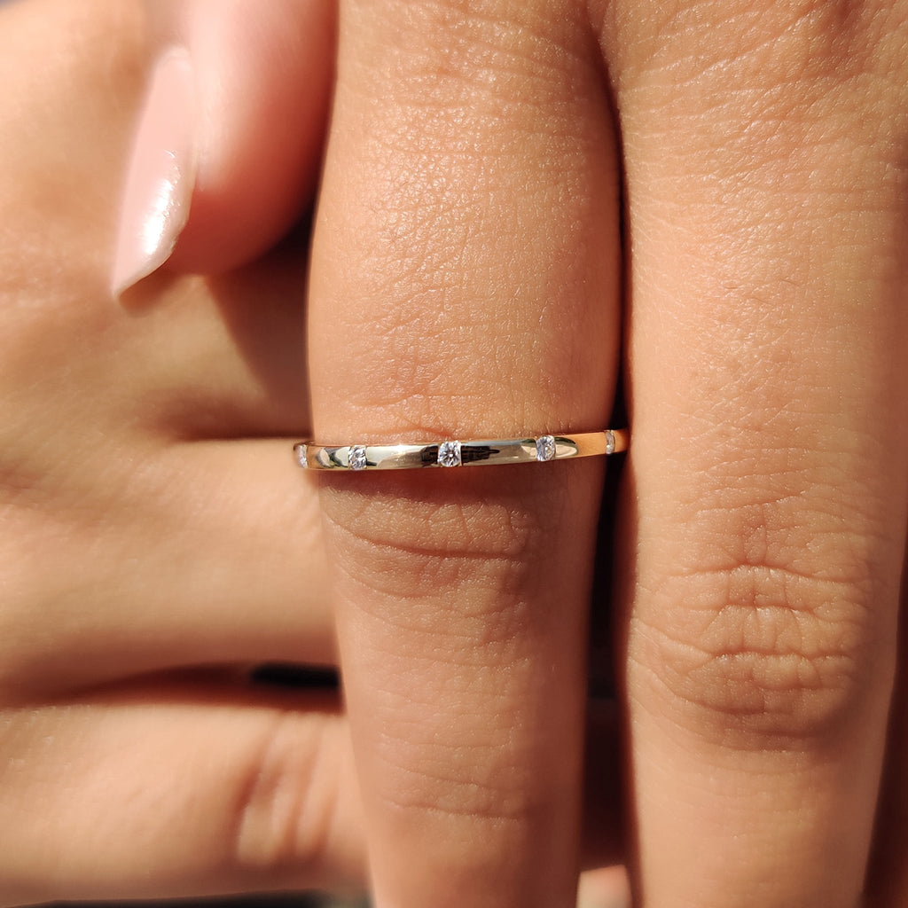 Yellow Gold Wedding Band - Round Diamond