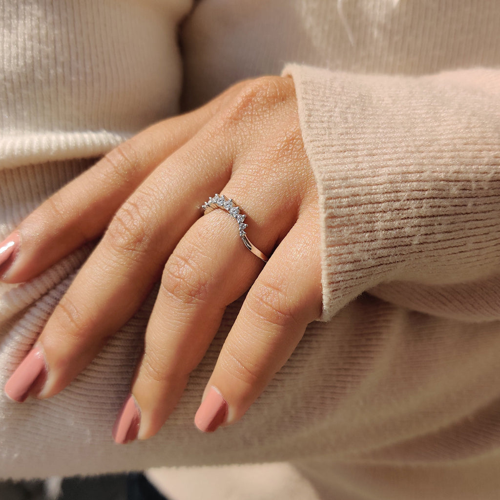 Round Diamond Crown Wedding Band In U Shaped