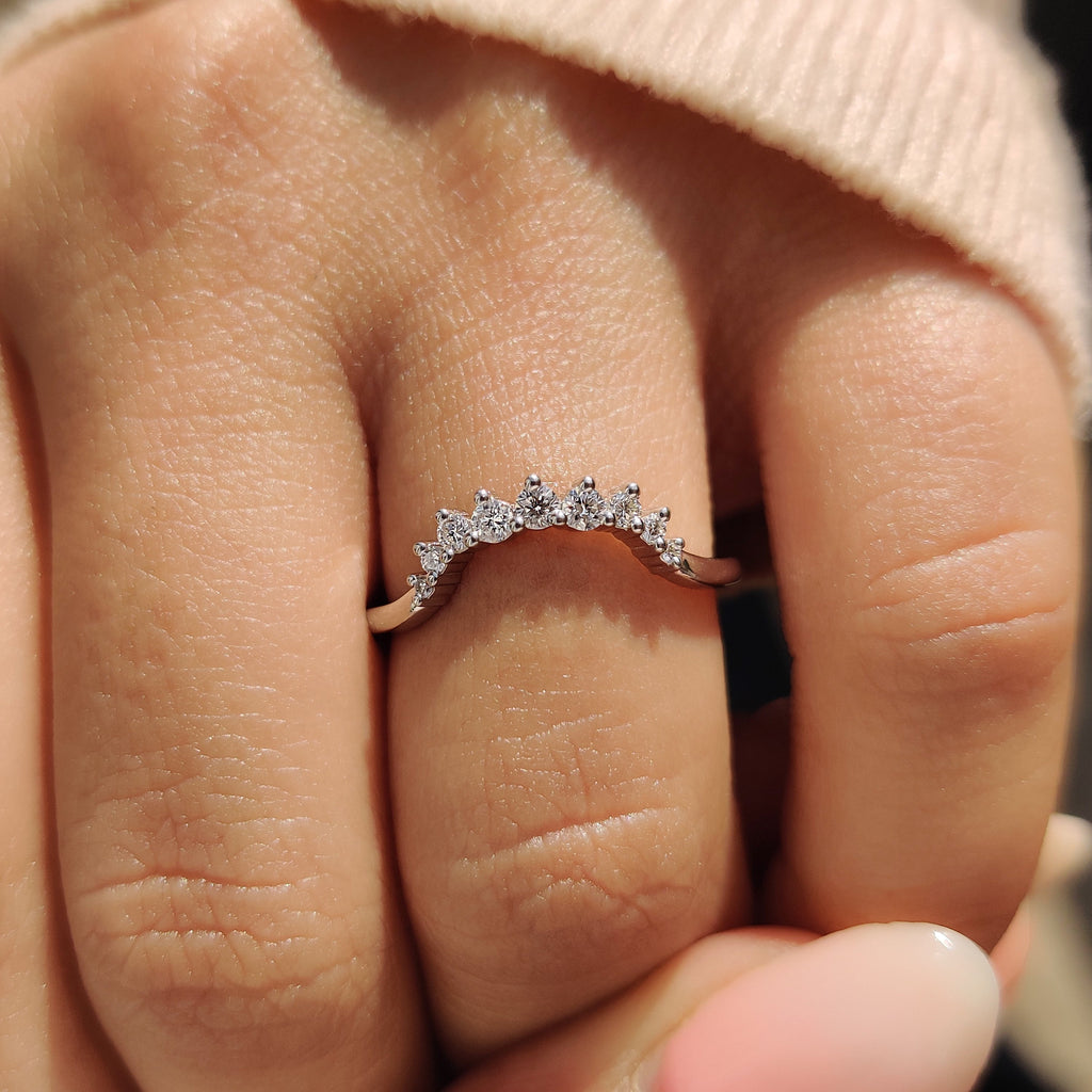 Round Diamond Crown Wedding Band In U Shaped