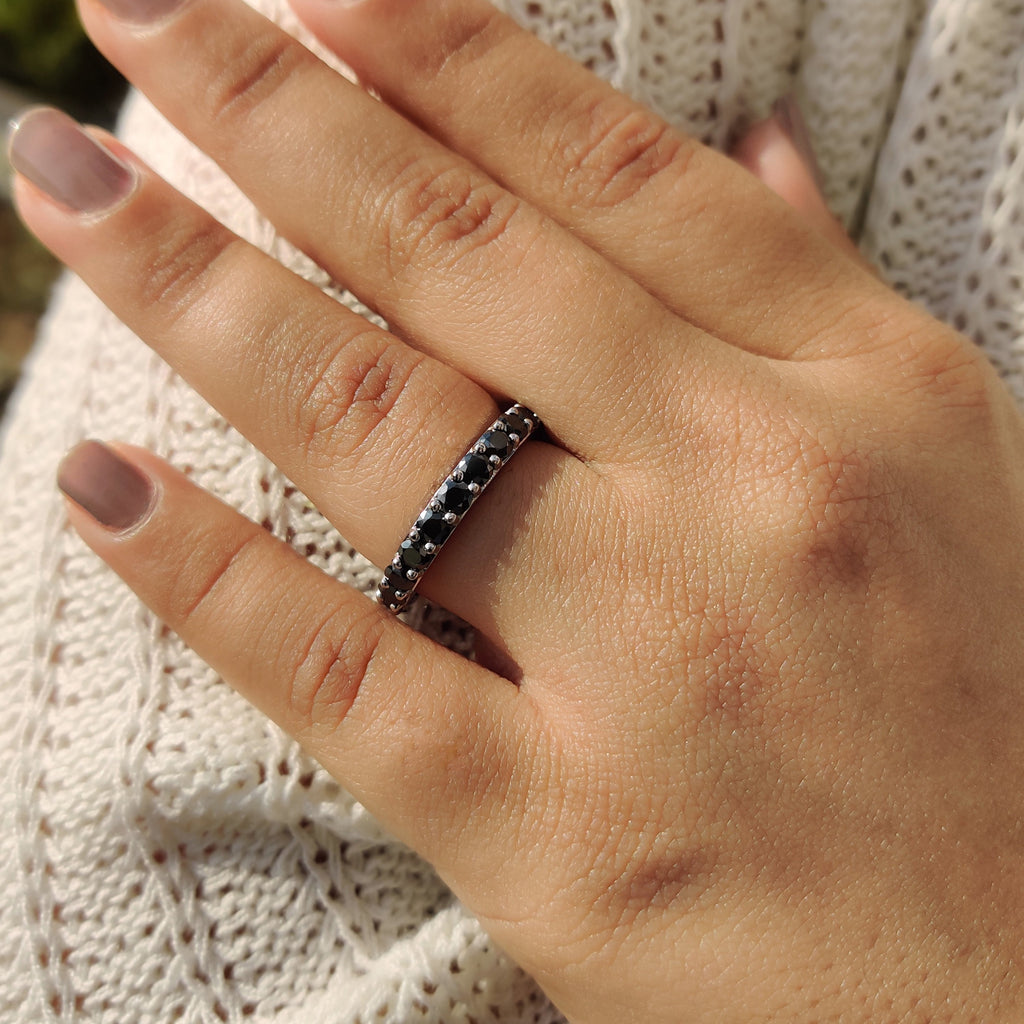 Round Cut Black Moissanite Wedding Band