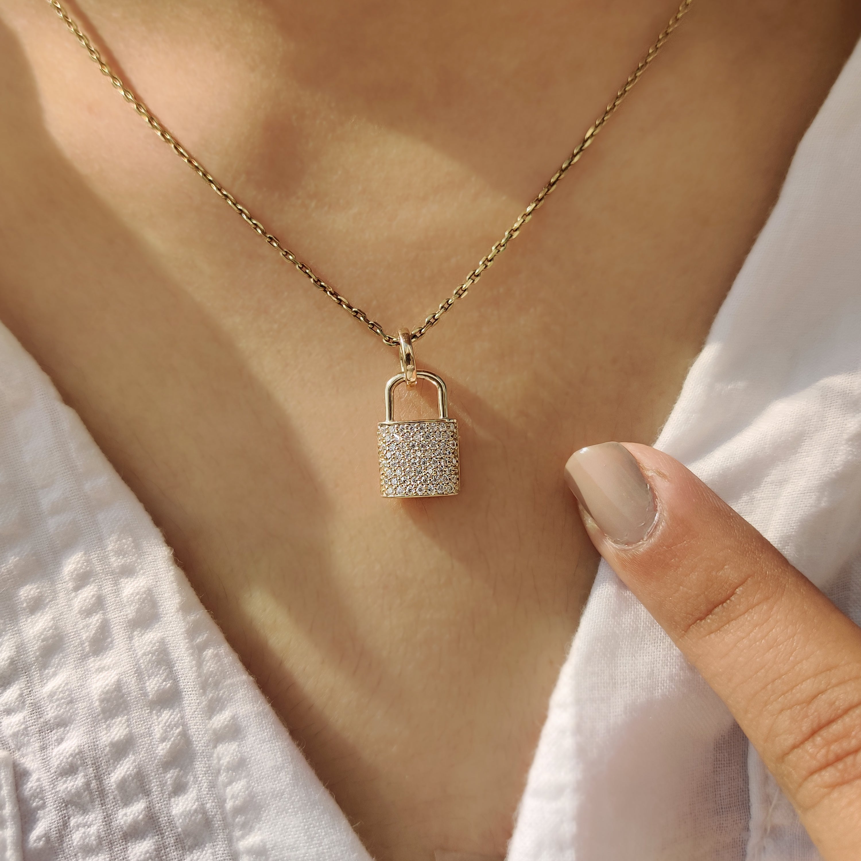 Lab Grown Round Diamond Lock Pendant