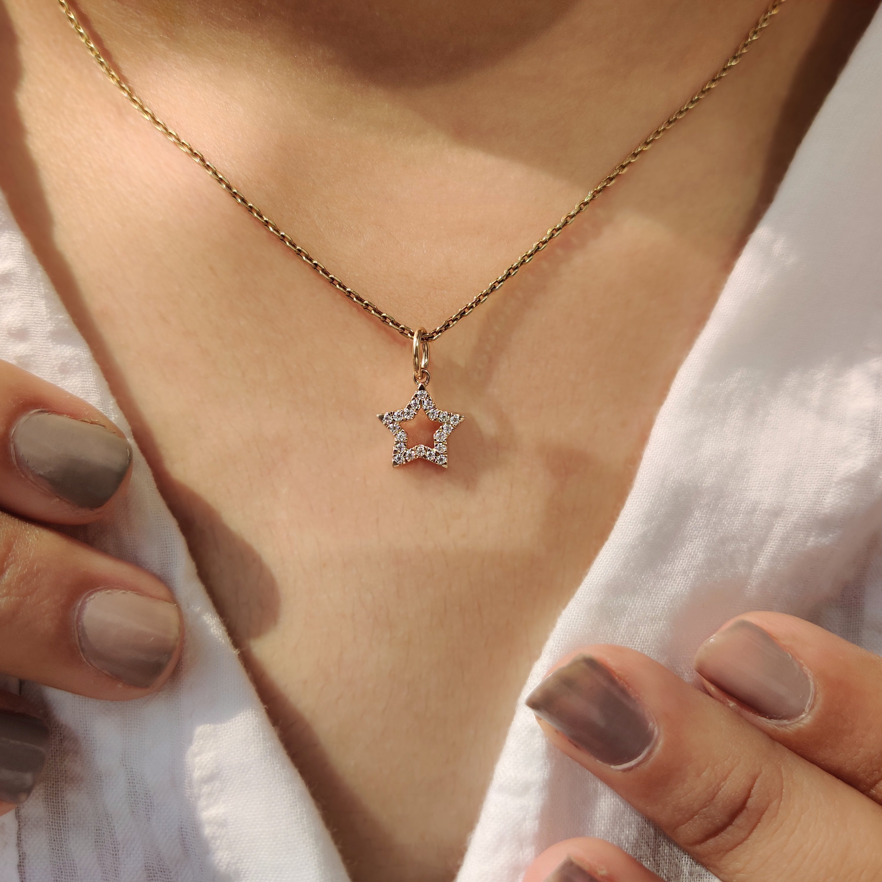 Round Cut Diamond Star Pendant Secondary image