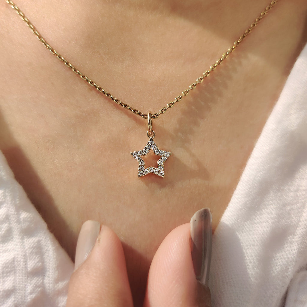 Round Cut Diamond Star Pendant