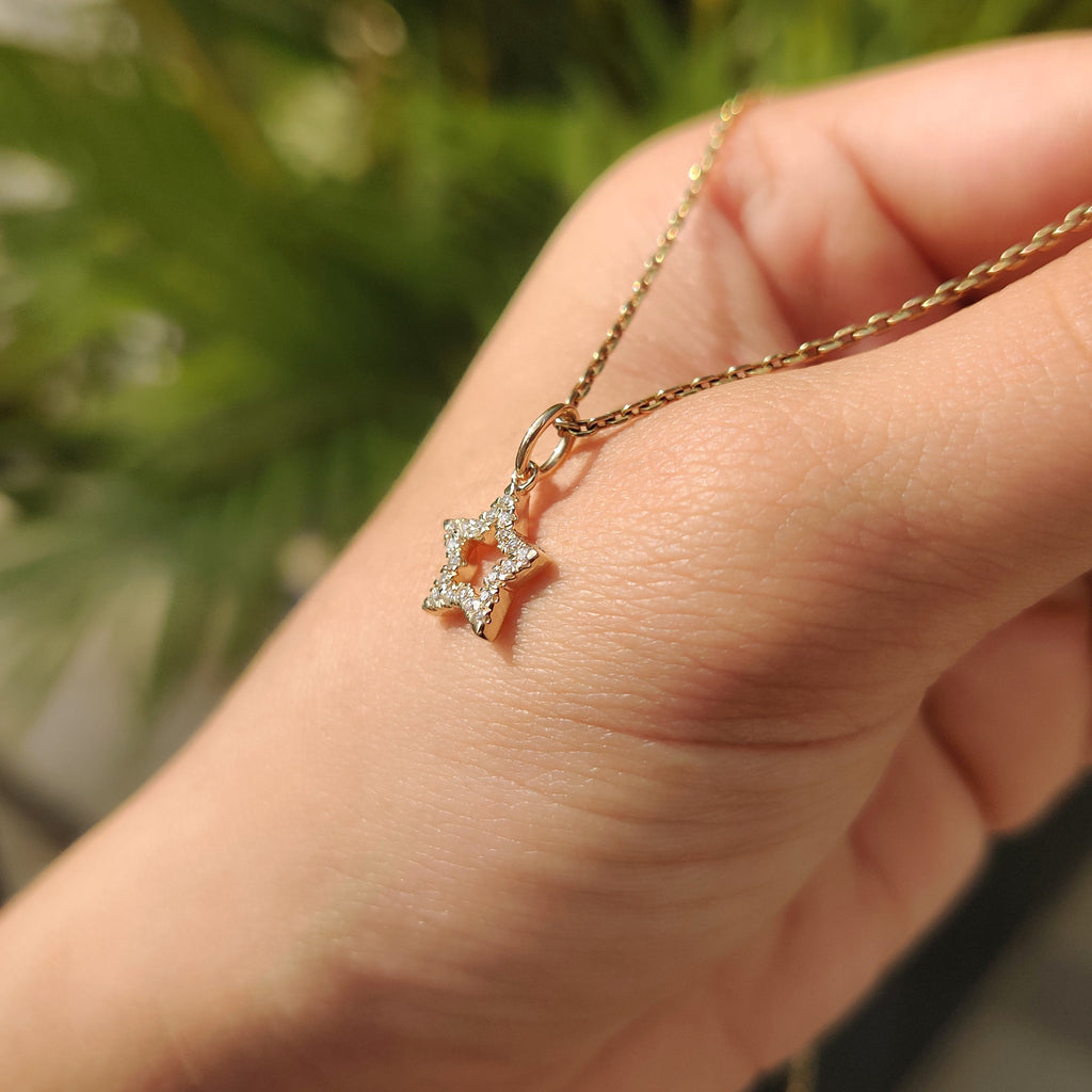 Round Cut Diamond Star Pendant