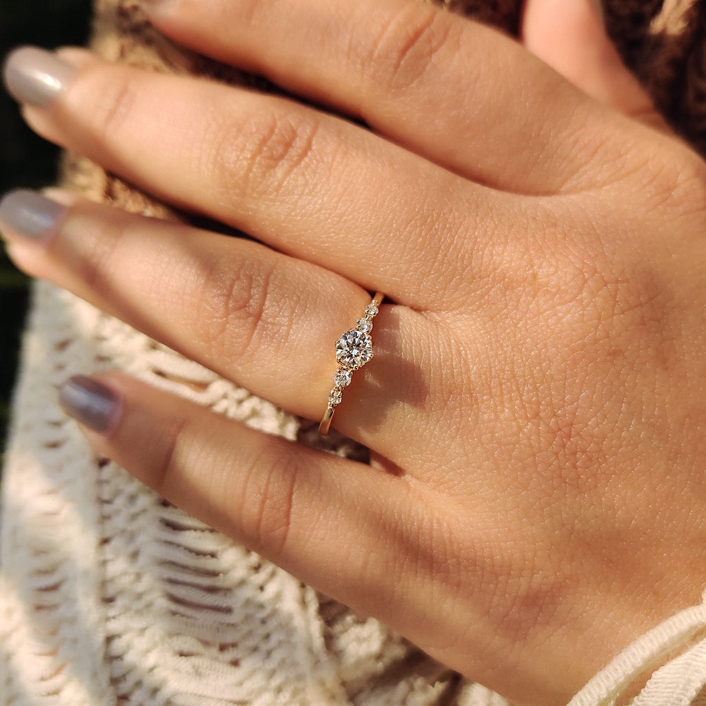 Round Diamond Ring with Round Side Stone