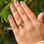 Round Cut Ring In White Gold