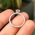 Round Cut Ring In White Gold