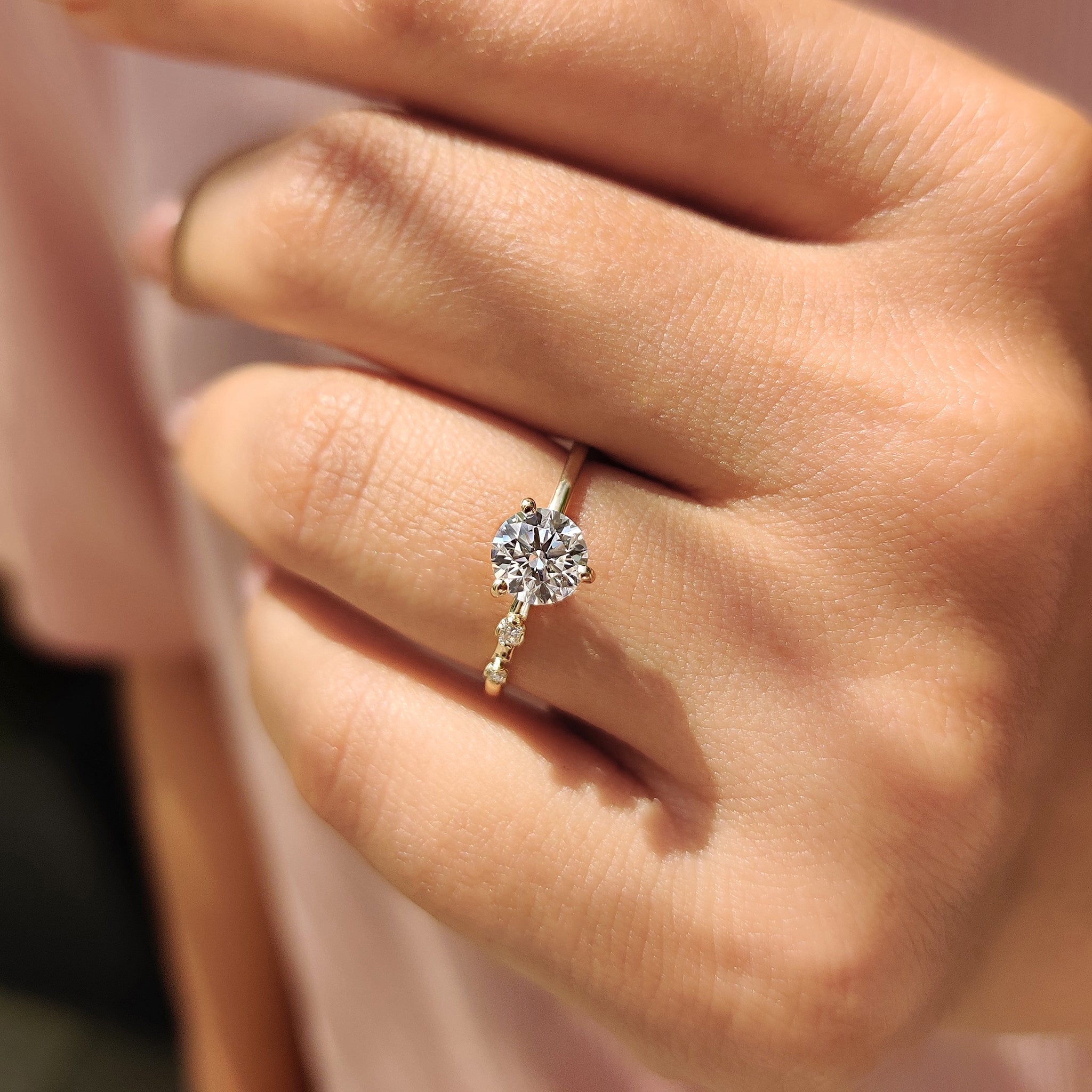 Round Diamond 3 Stone Diamond Ring Secondary image