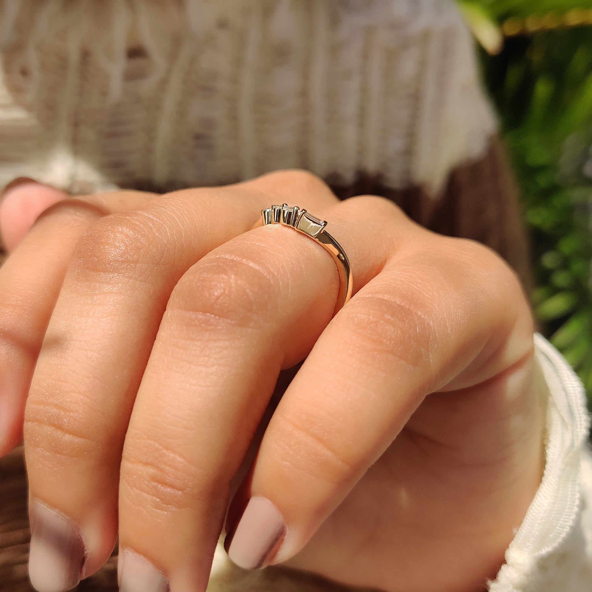 Baguette And Round Diamond Shared Prong Wedding Band