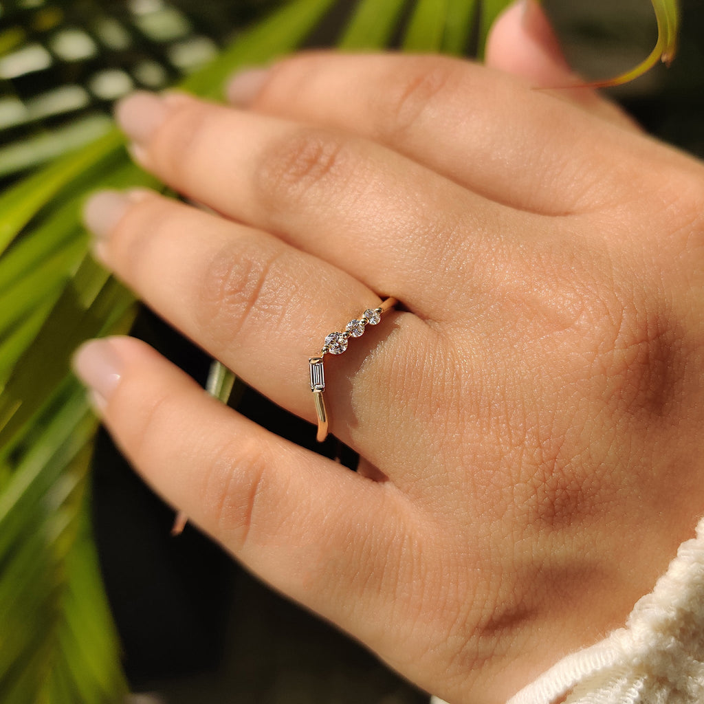Baguette And Round Diamond Shared Prong Wedding Band