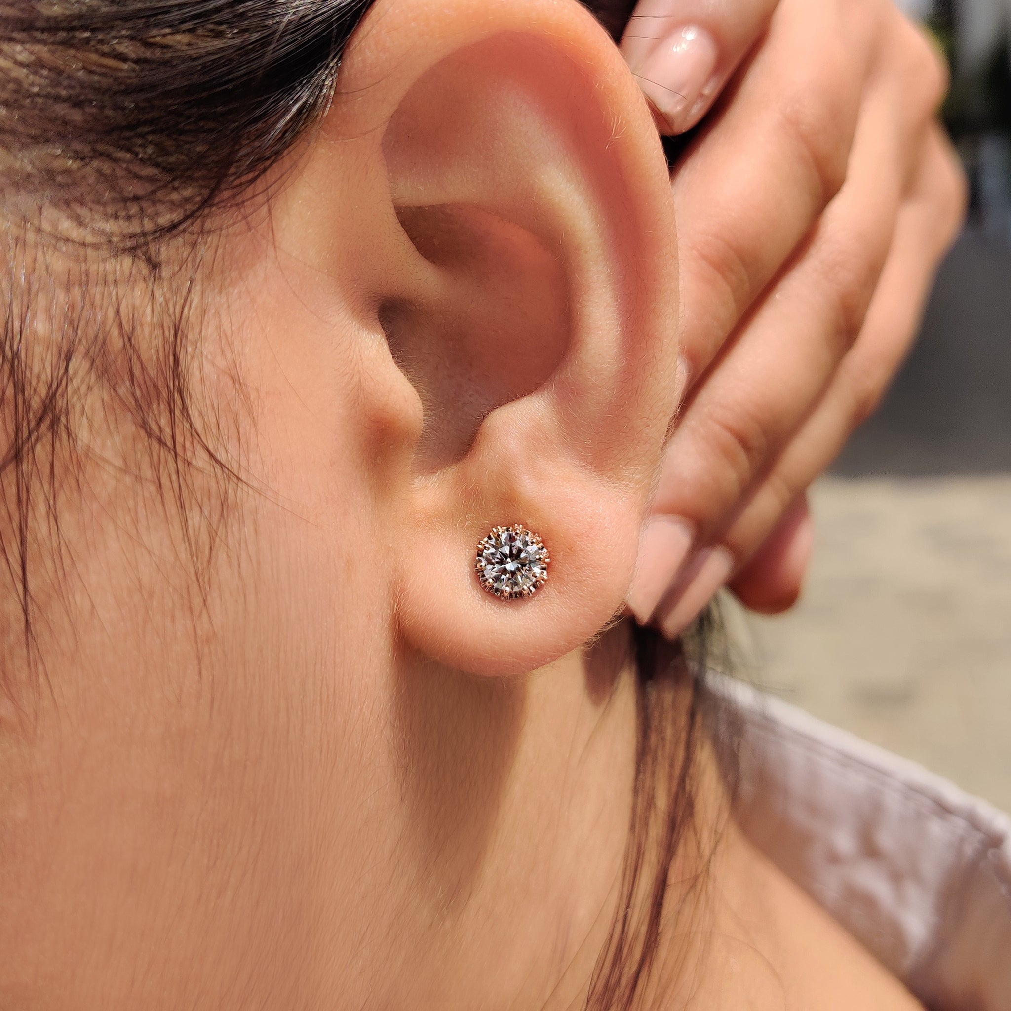 Round Cut Diamond Stud Earrings Secondary image