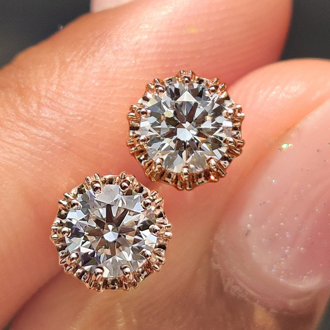 Round Diamond Rose Gold Stud Earrings Hauptbild