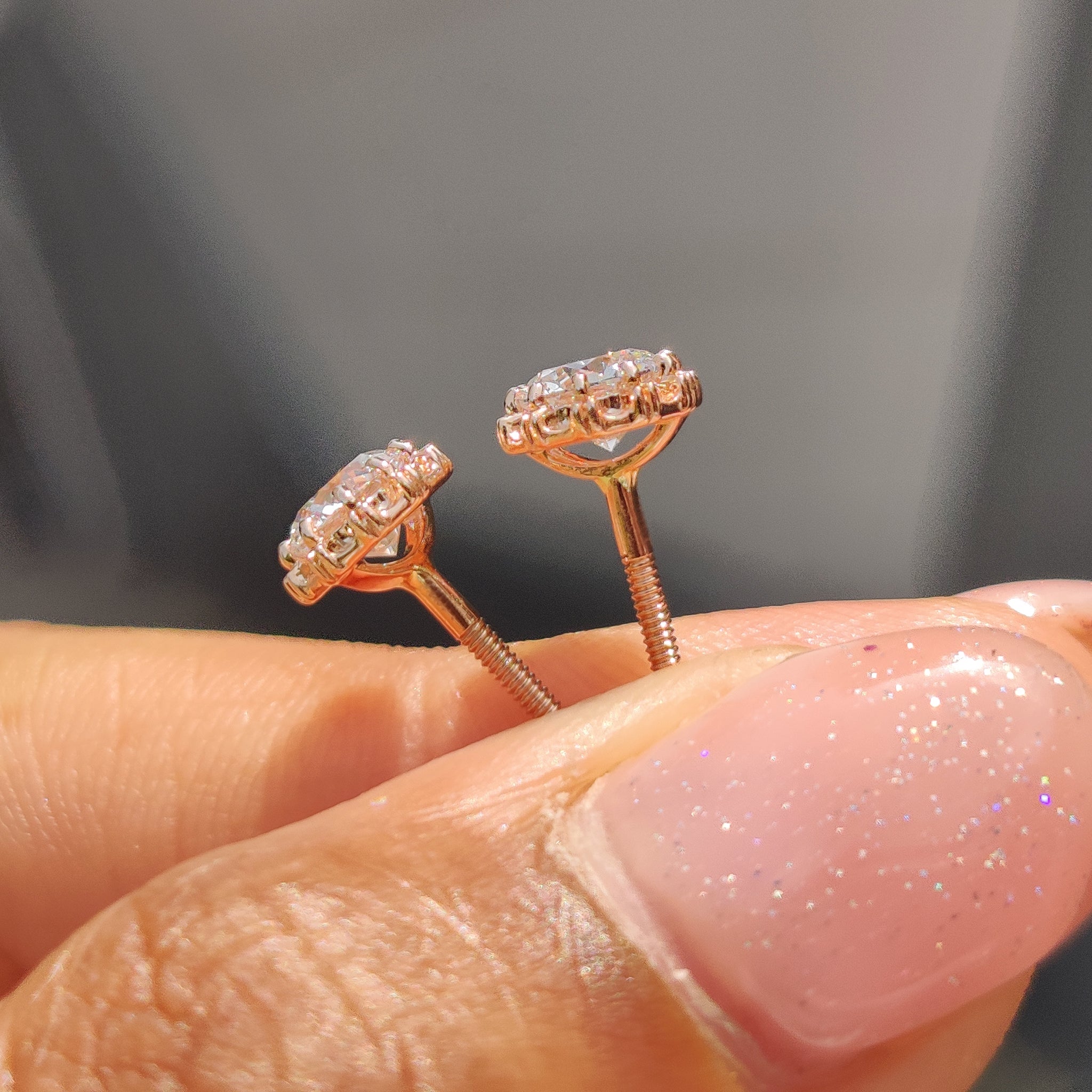 Round Cut Diamond Stud Earrings