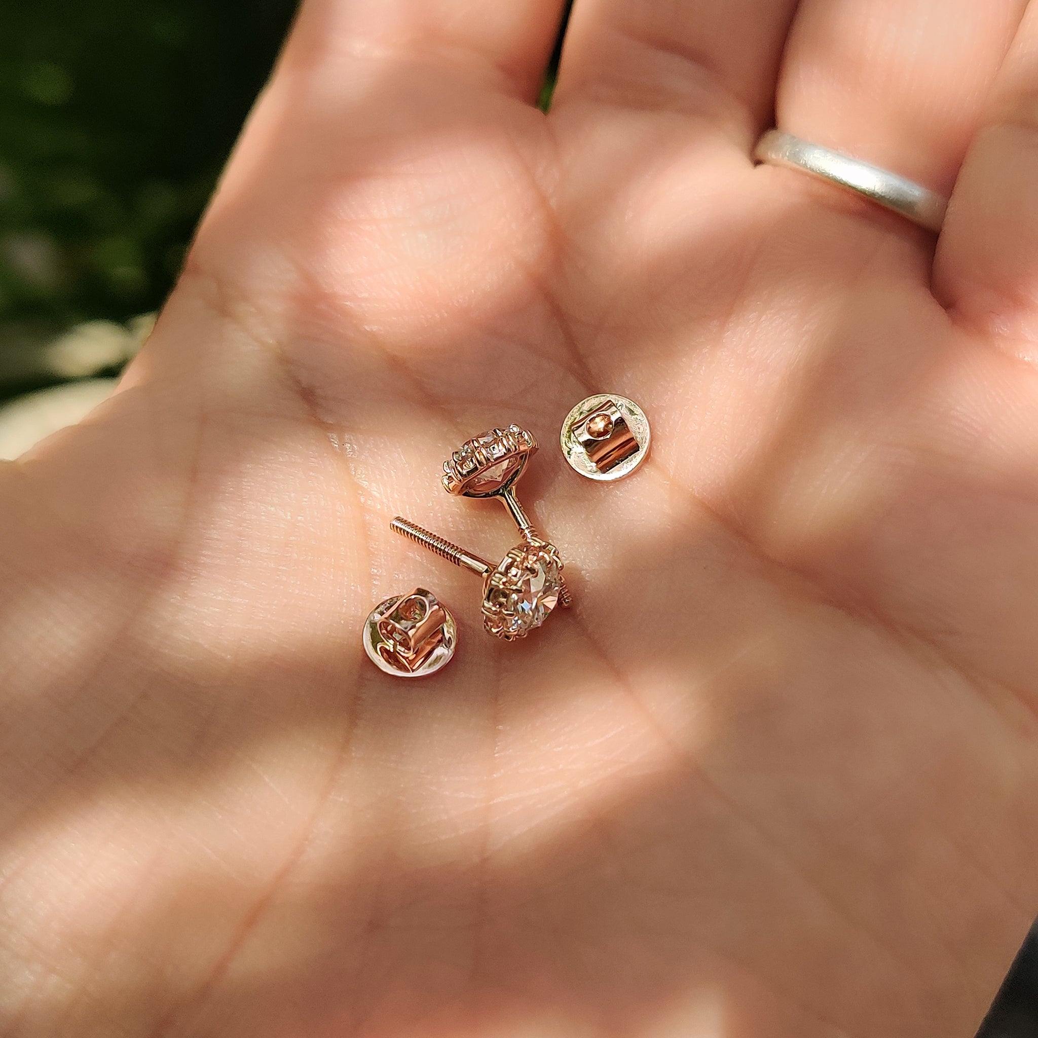 Round Cut Diamond Stud Earrings