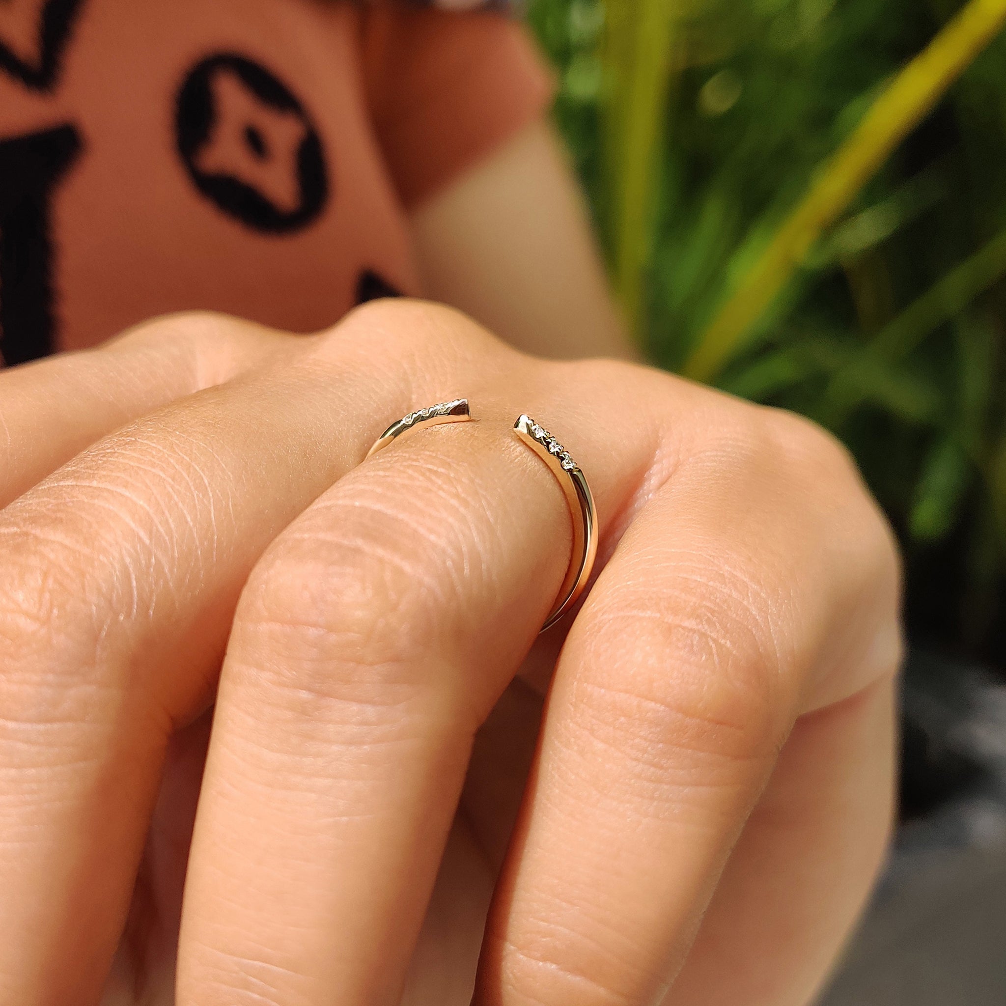 Round Cut 6 Stone Open Gap Wedding Band