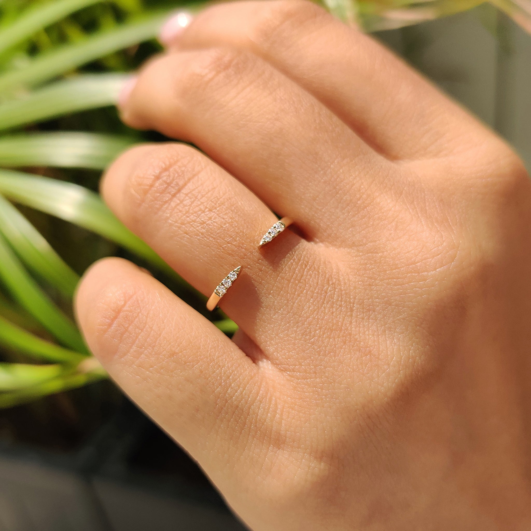 Round Cut 6 Stone Open Gap Wedding Band