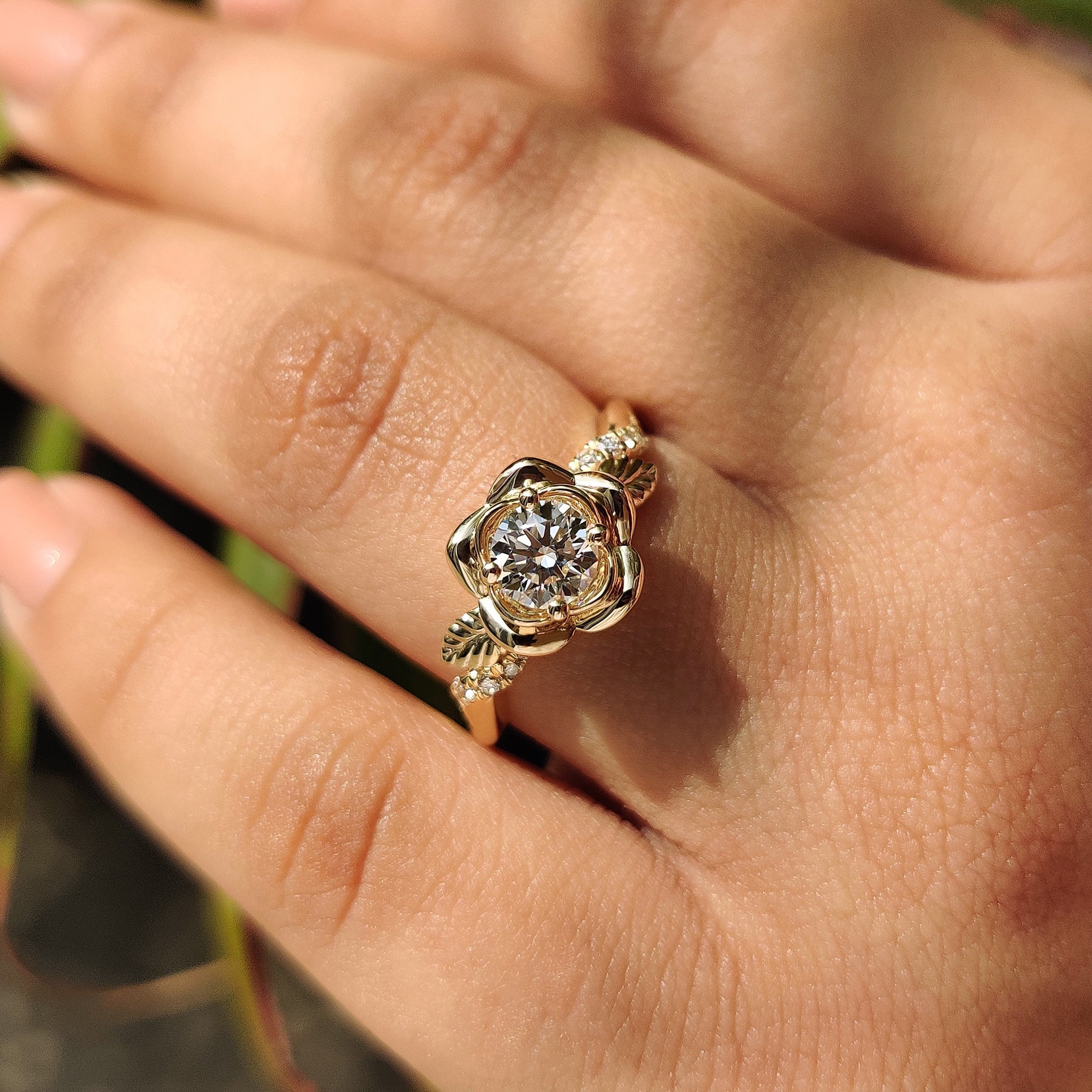 Round Diamond Engagement Ring With Nature Inspired Style Secondary image