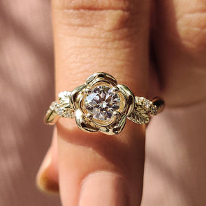 Round Diamond Engagement Ring With Nature Inspired Style