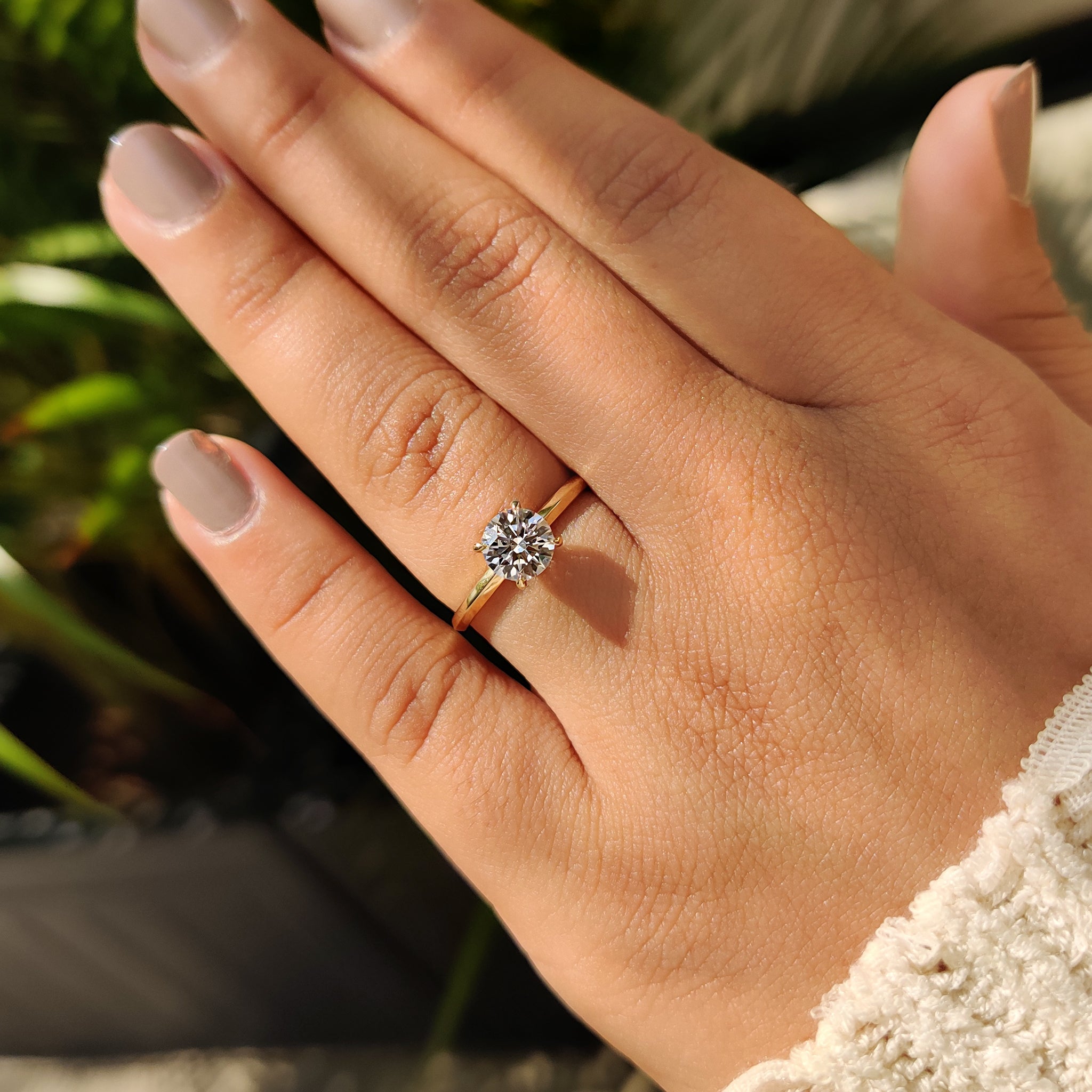Round Diamond Engagement Ring With knife edge shank style