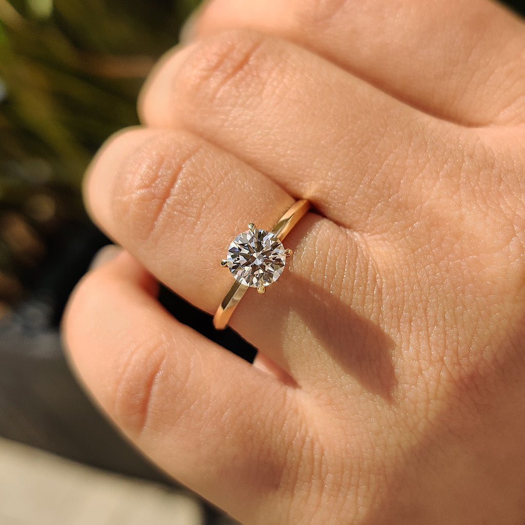 Round Diamond Engagement Ring With knife edge shank style