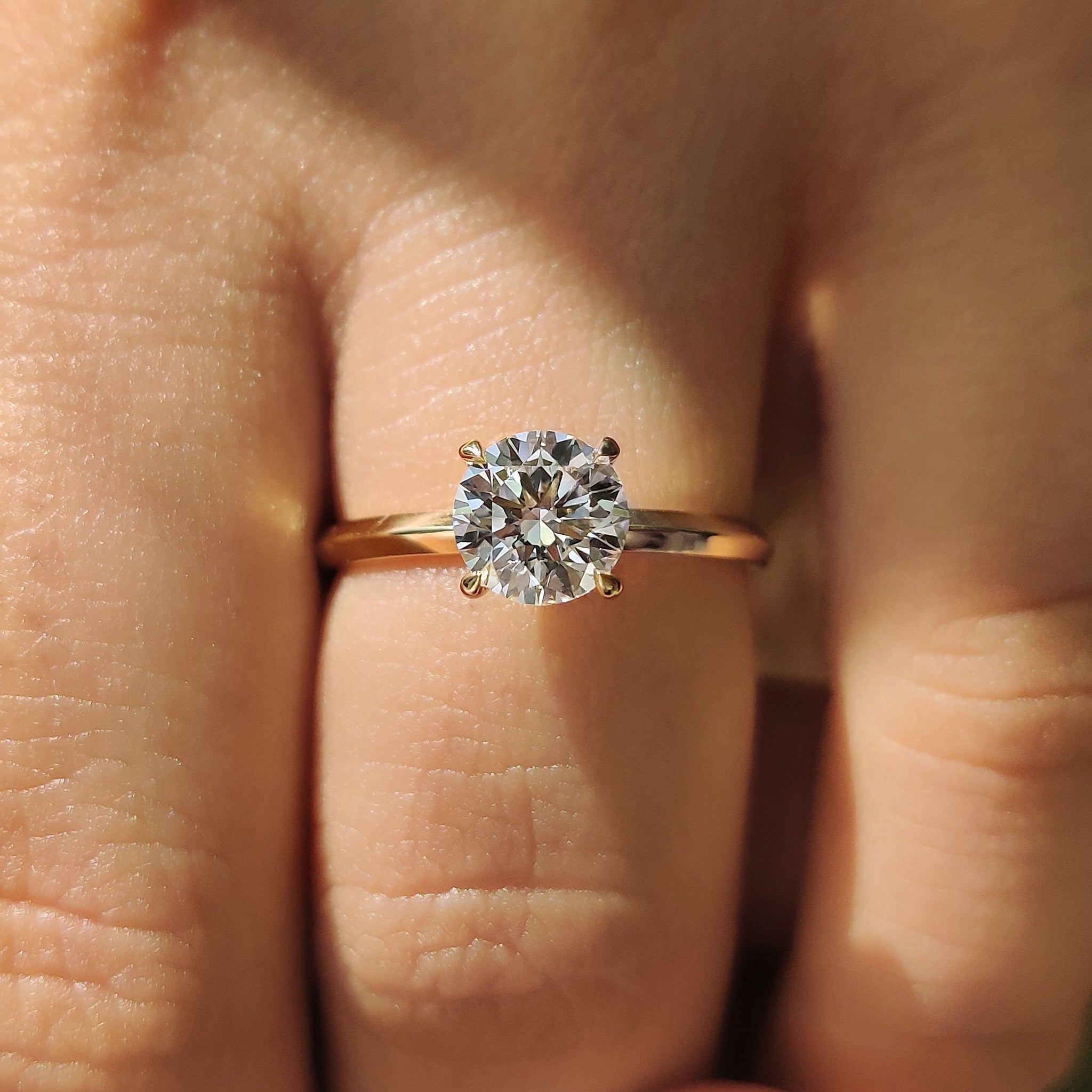 Round Diamond Engagement Ring With knife edge shank style