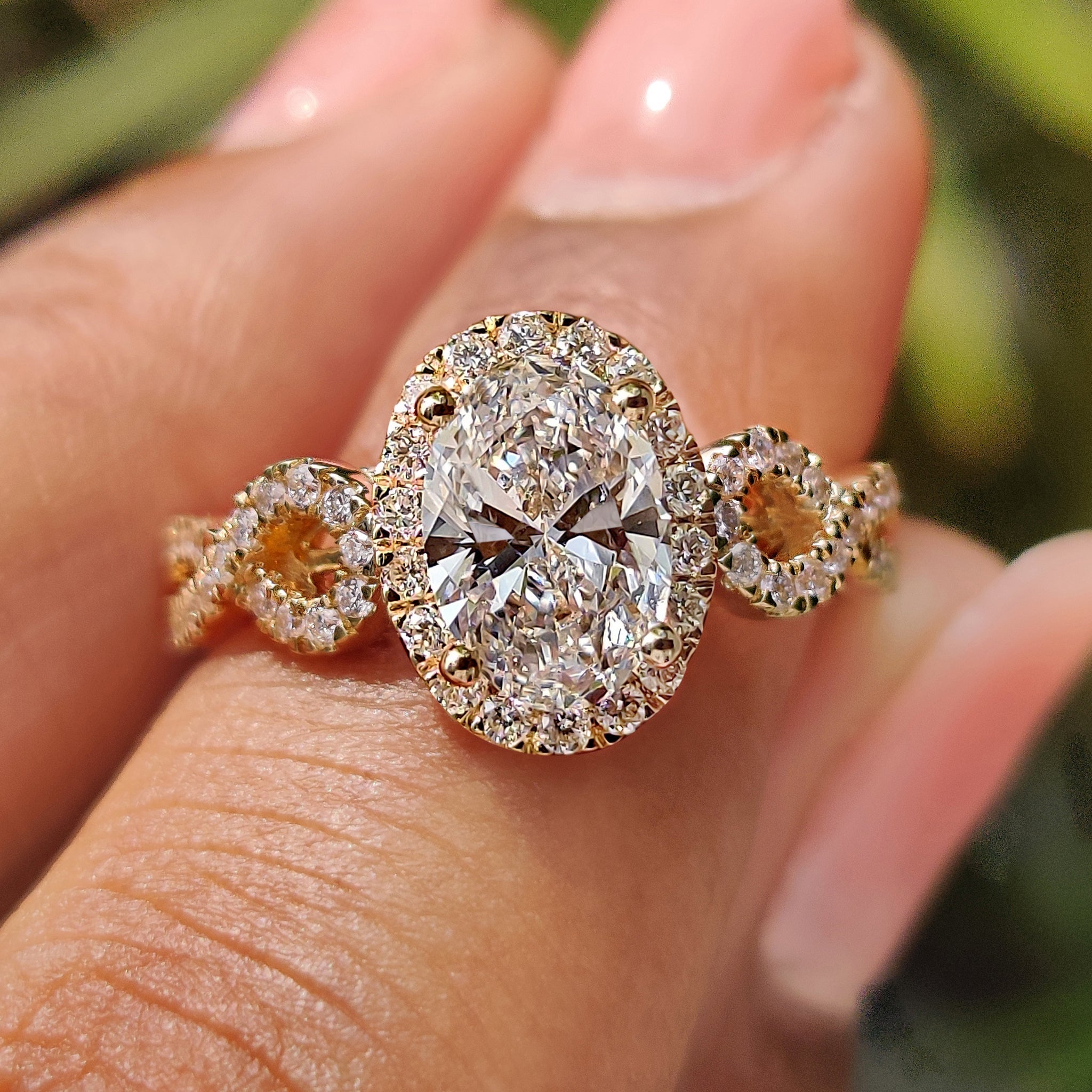 Oval Engagement Ring With Hidden Milgrain Setting Main image