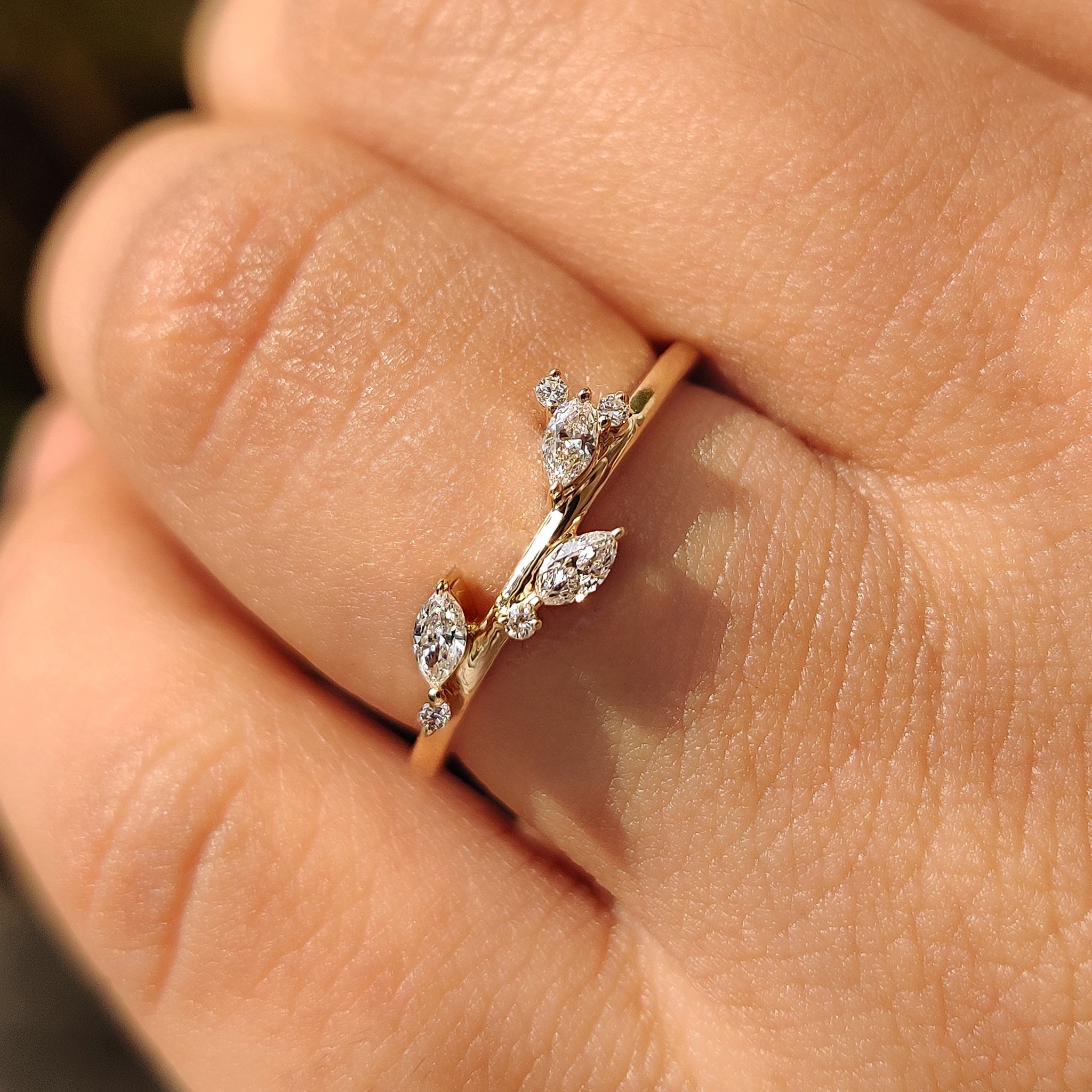 Seven Stone Marquise And Round Diamond Wedding Band Imagen secundaria del producto