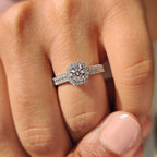 Round Diamond Engagement Ring