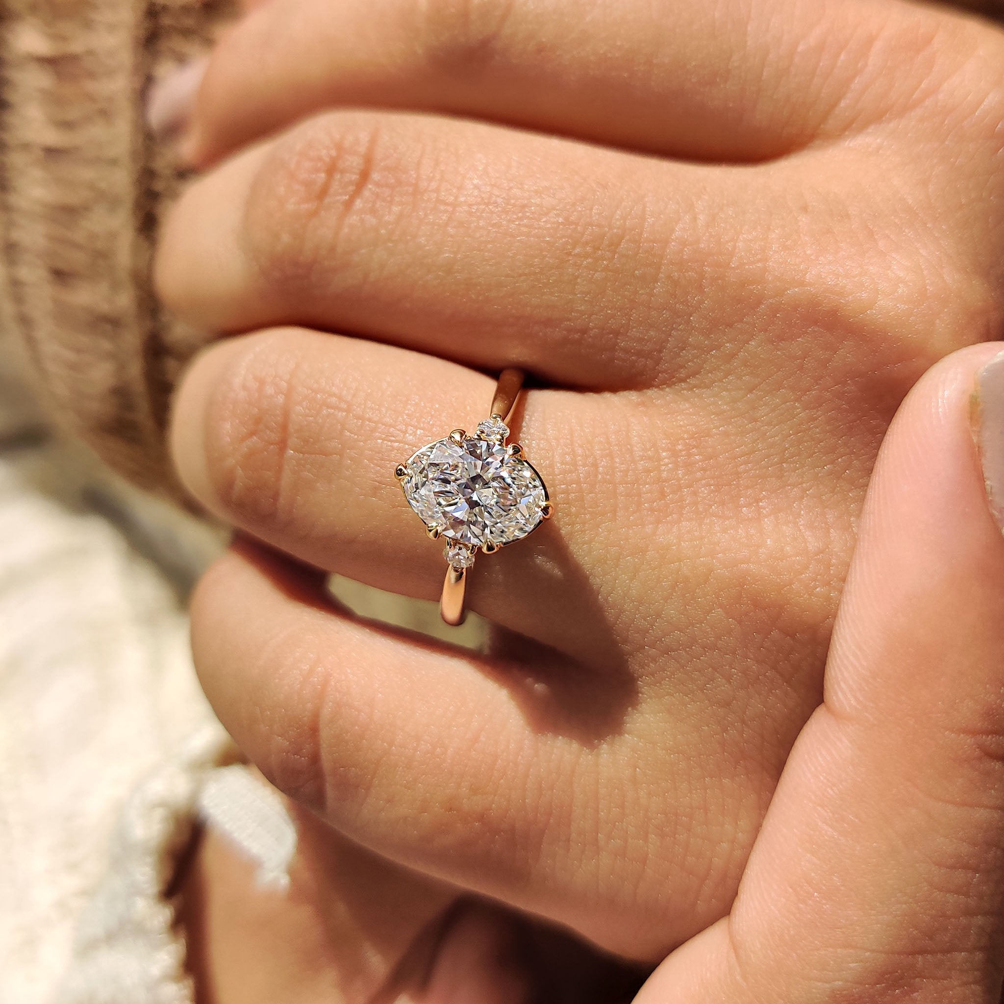 3 Stone Oval Engagement Ring With Tulip Basket Setting Zweitbild