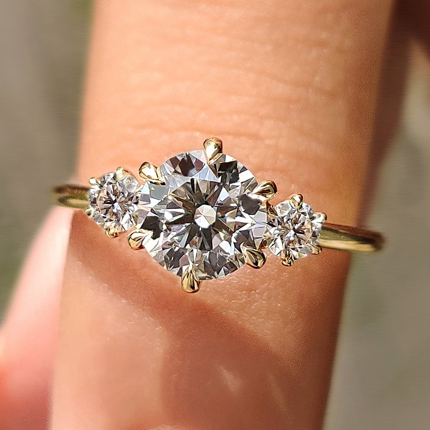 Round Cut Three Stone Diamond Engagement Ring Main image