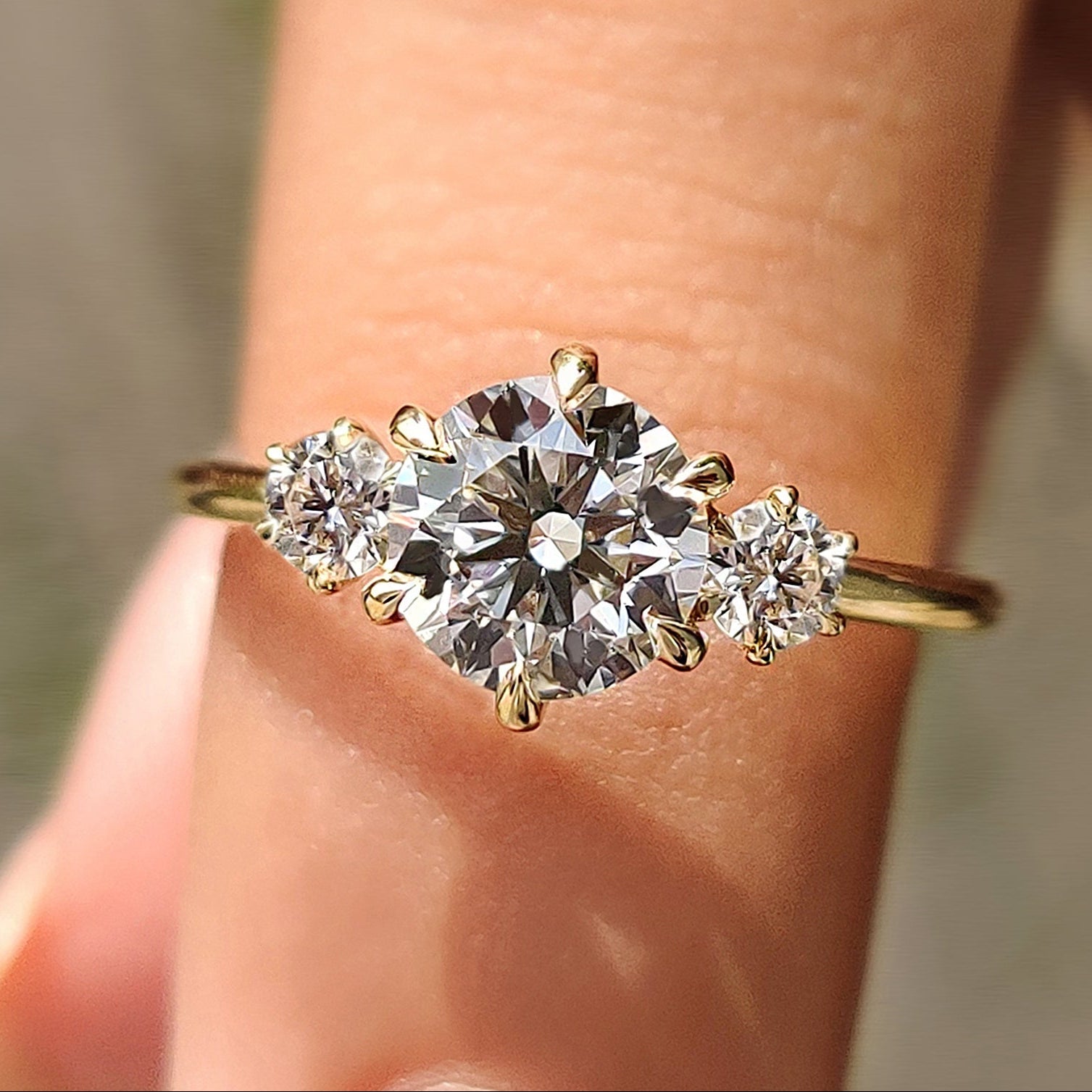 Round Cut 3 Stone Diamond Engagement Ring