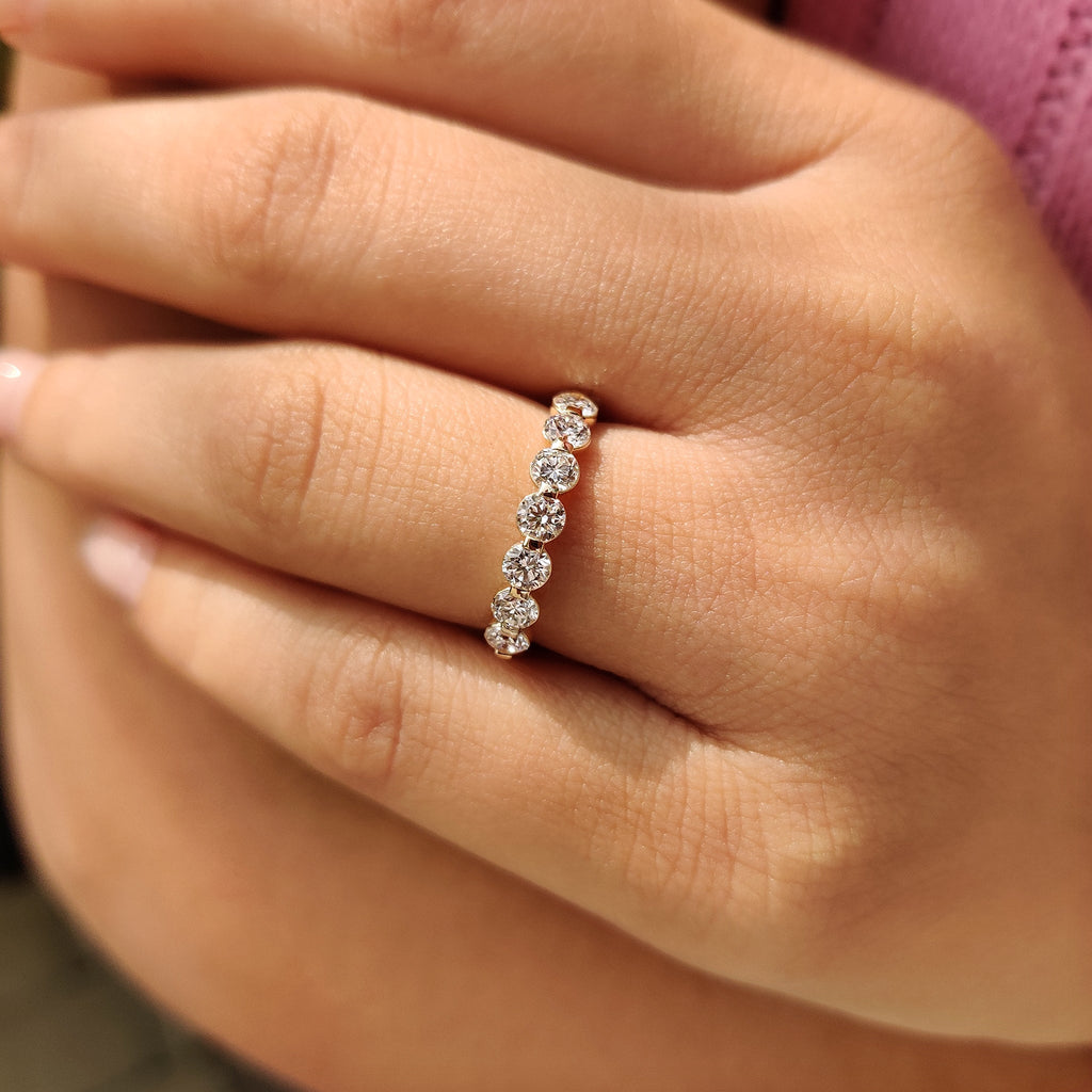 Round Cut Diamond Shared Prong Wedding Band