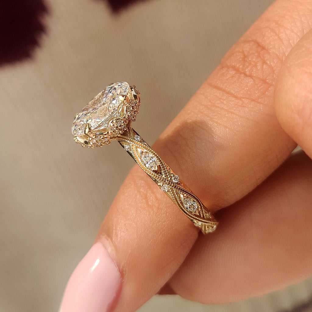 Vintage Art Deco Oval Cut Diamond Ring