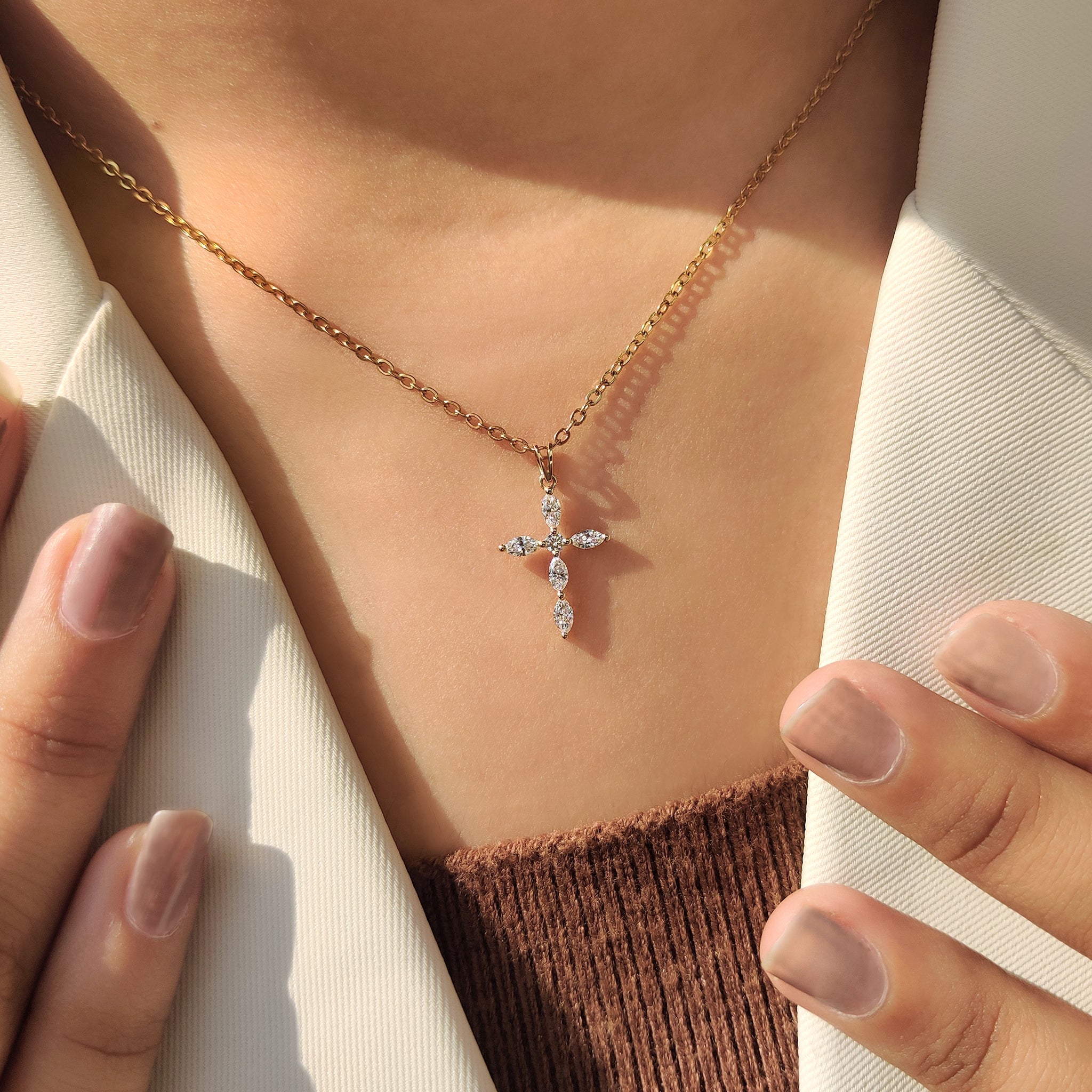 Cross Marquise Diamond Pendant with round in Bunny Ear