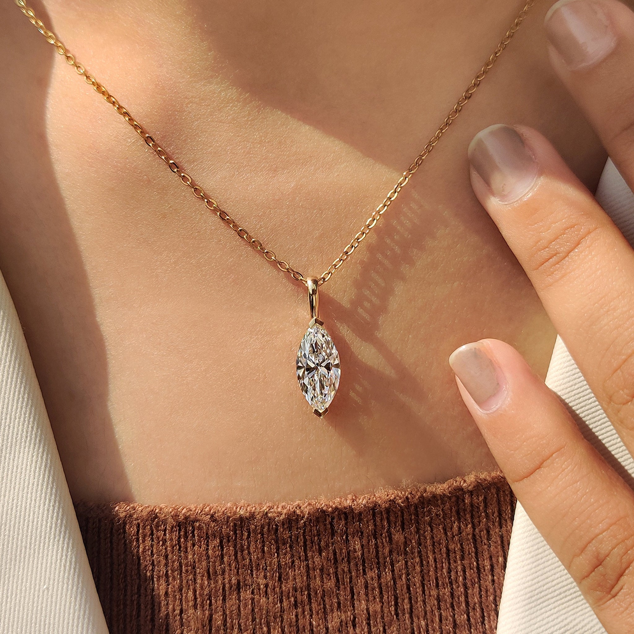 Solitaire Style Marquise Diamond Pendant Image secondaire du produit